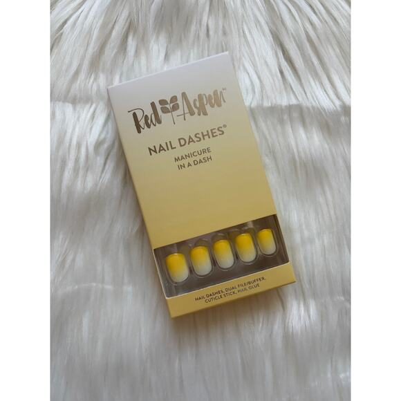 Red Aspen Nail Dashes- Sunday Mimosa, Serina (short, square yellow nails) - Picture 4 of 6